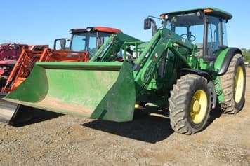Main image John Deere 6105D